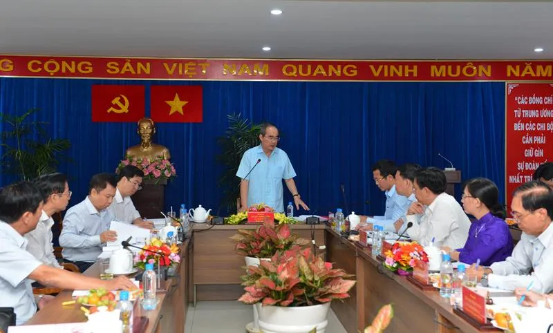 Bí thư Thành ủy TPHCM Nguyễn Thiện Nhân phát biểu trong buổi làm việc với quận 4 Ảnh: Việt Dũng