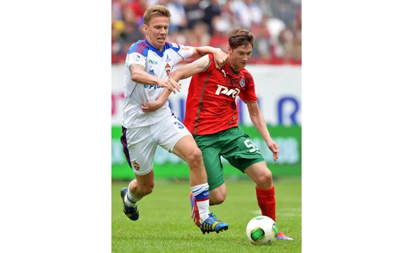 Aleksey Miranchuk (phải).