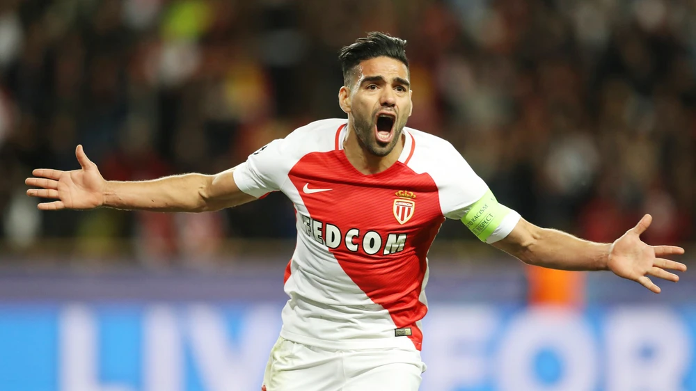 Radamel Falcao tìm lại phong độ bùng nổ trong mùa này nhờ công của bác sĩ Eduardo Santos.