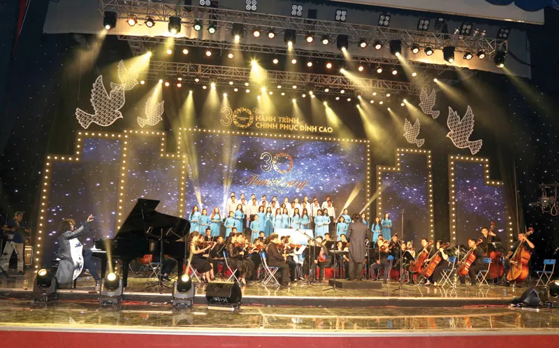 Công ty CP Tập đoàn Xây dựng Hòa Bình đón nhận Huân chương Lao động hạng nhì ảnh 6