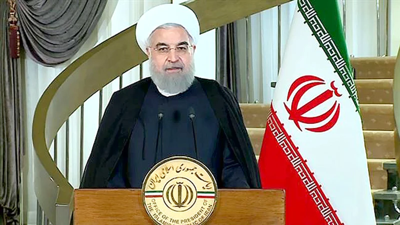 Tổng thống Iran Hassan Rouhani tuyên bố Iran không bao giờ khuất phục trước bất cứ áp lực nước ngoài nào