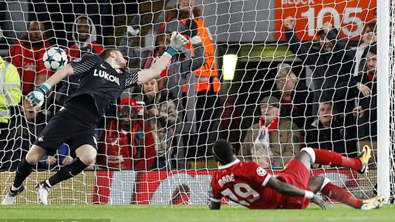 Tiền đạo Mane trong pha ghi bàn vào lưới Spartak Moscow