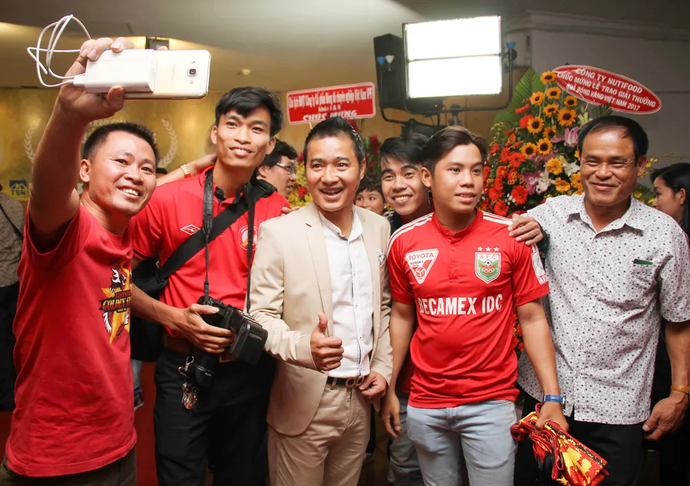 Thanh Trung và Kiều Trinh đoạt Quả bóng vàng Việt Nam 2017 ảnh 22