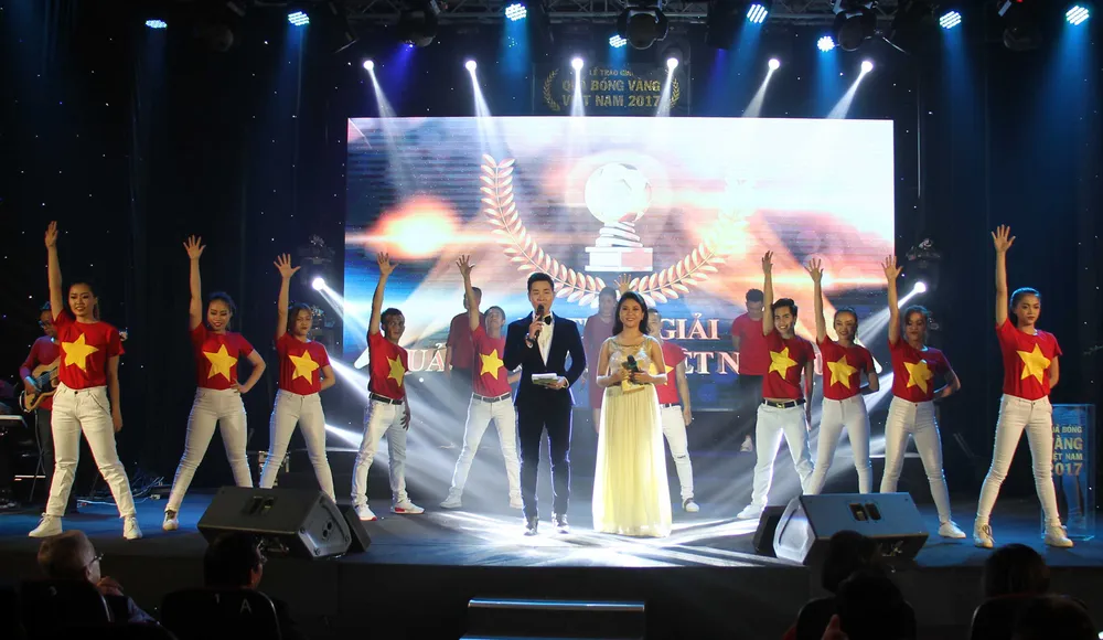 Thanh Trung và Kiều Trinh đoạt Quả bóng vàng Việt Nam 2017 ảnh 21