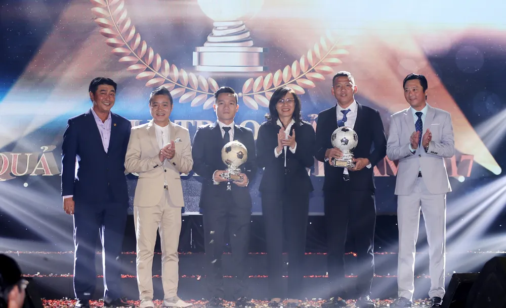 Thanh Trung và Kiều Trinh đoạt Quả bóng vàng Việt Nam 2017 ảnh 4