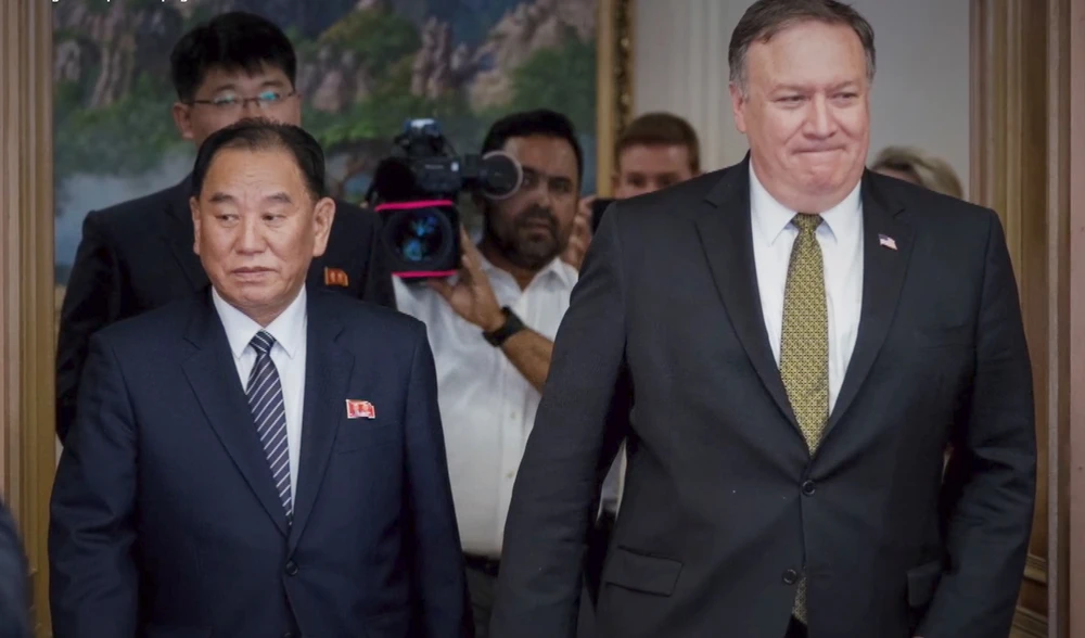 Ngoại trưởng Mỹ Mike Pompeo và Phó Chủ tịch Đảng Lao động Triều Tiên Kim Yong-chol. Ảnh: REUTERS 