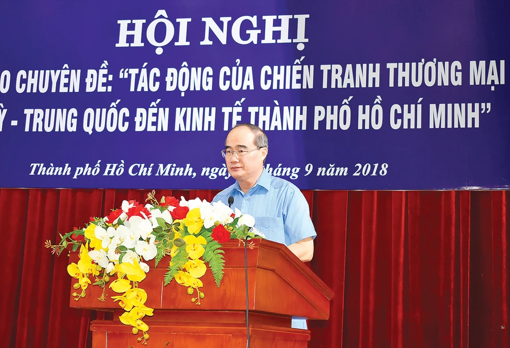 Bí thư Thành ủy TPHCM Nguyễn Thiện Nhân phát biểu tại hội nghị. Ảnh: NGUYỄN ĐÌNH