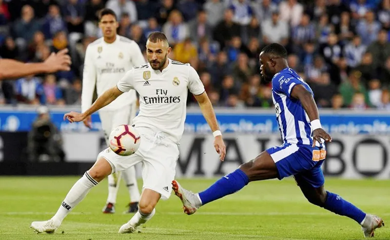 Benzema và đồng đội nhiều khả năng sẽ giành trọn 3 điểm trên sân của Huesca