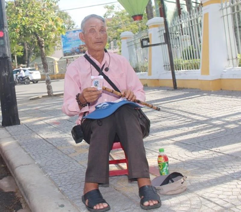 Ông Lê Văn Luyện