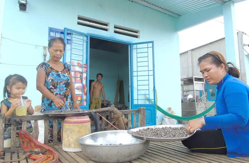 Cuộc sống mới của các hộ Việt kiều hồi hương ở khu dân cư đại đoàn kết ấp 1, xã Minh Tâm