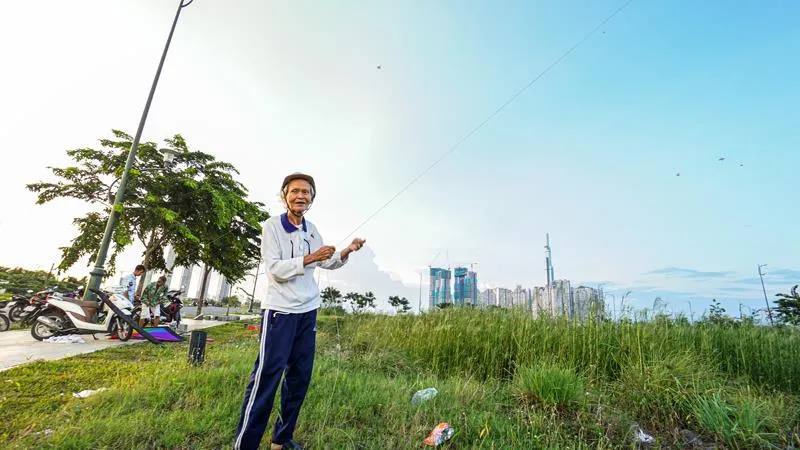 Cánh diều tuổi thơ giữa lòng TPHCM ảnh 7 Cánh diều tuổi thơ giữa lòng TPHCM ảnh 7