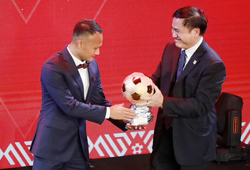 Đỗ Hùng Dũng, Huỳnh Như, Trần Văn Vũ đoạt Quả bóng Vàng Việt Nam 2019 ảnh 7
