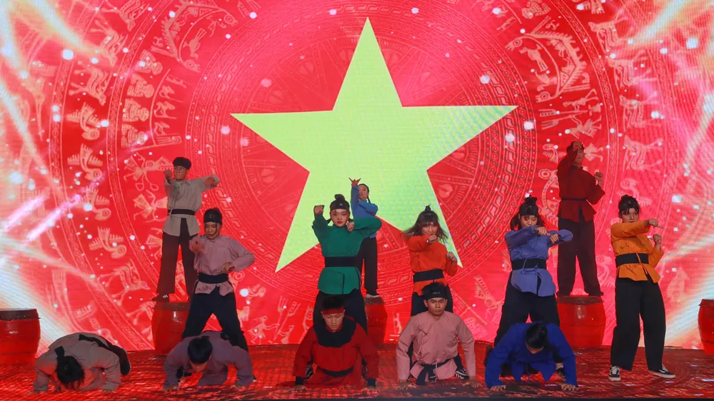 Văn Quyết, Huỳnh Như và Minh Trí đoạt Quả bóng Vàng Việt Nam 2020 ảnh 18