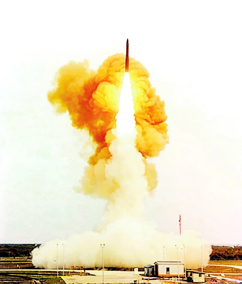 Mỹ thử nghiệm tên lửa đạn đạo xuyên lục địa Minuteman III có khả năng trang bị đầu đạn hạt nhân