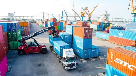 Tạo sức bật từ logistics