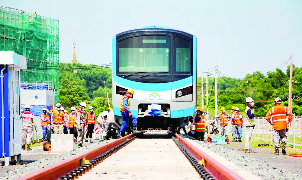 6 toa tàu cuối cùng của Metro số 1 đã về depot Long Bình