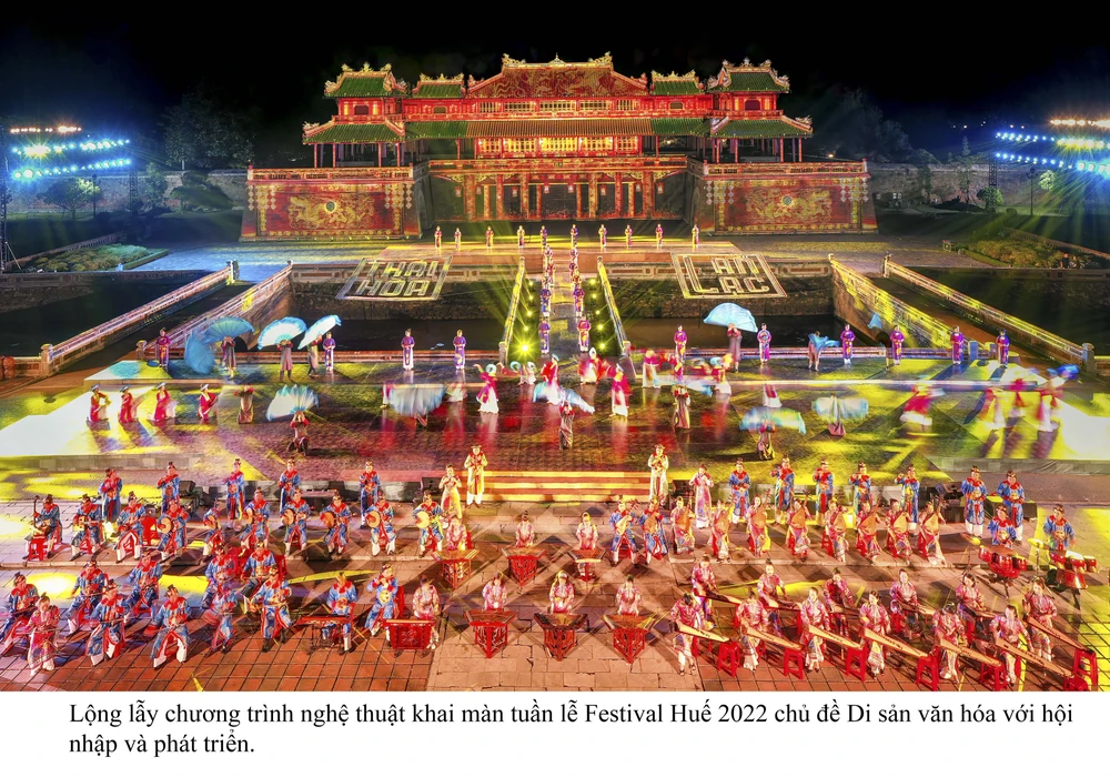 Lộng lẫy chương trình nghệ thuật khai màn tuần lễ Festival Huế 2022 chủ đề Di sản văn hóa với hội nhập và phát triển