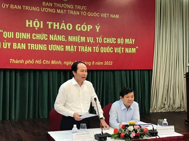  Phó Chủ tịch - Tổng Thư ký UBTƯ MTTQ Việt Nam Lê Tiến Châu phát biểu tại Hội thảo. Ảnh: tapchimattran