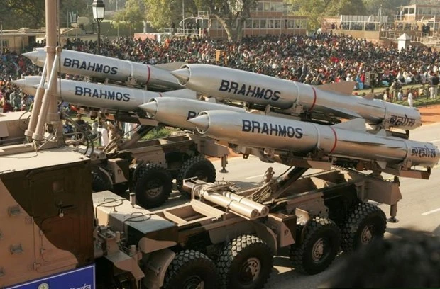 Tên lửa BrahMos của Ấn Độ. Ảnh: REUTERS