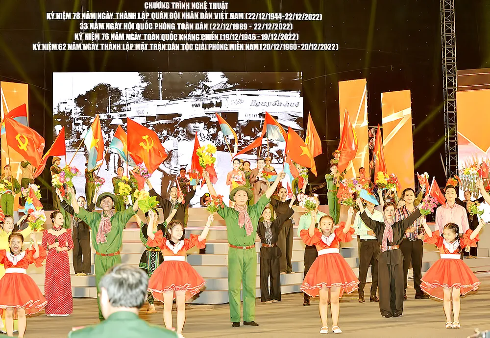 Một tiết mục trong chương trình nghệ thuật Khúc quân ca vang mãi. Ảnh: CAO THĂNG