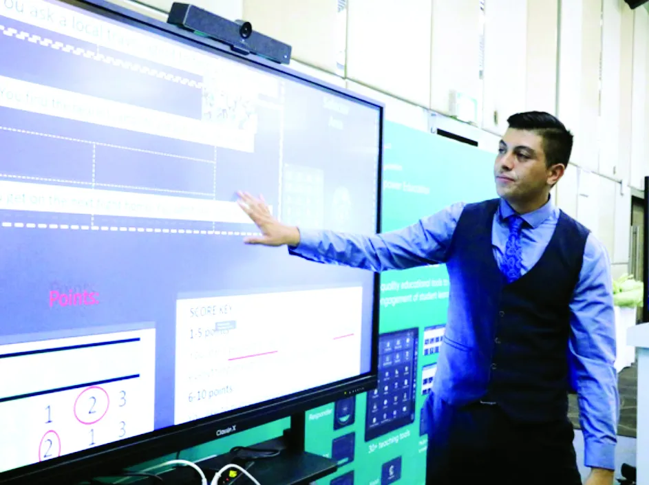 Một giáo viên dạy tiếng Anh tương tác trên phần mềm Classin tại TPHCM. Ảnh: THANH LONG Một giáo viên dạy tiếng Anh tương tác trên phần mềm Classin tại TPHCM. Ảnh: THANH LONG