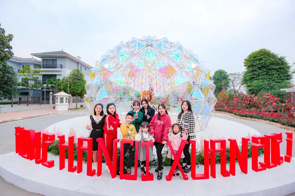 Home Hanoi Xuan 2023 với chủ đề Vũ trụ Tết diệu kỳ đã mang đến cho du khách những trải nghiệm ấn tượng. Ảnh: Home Hanoi Xuan