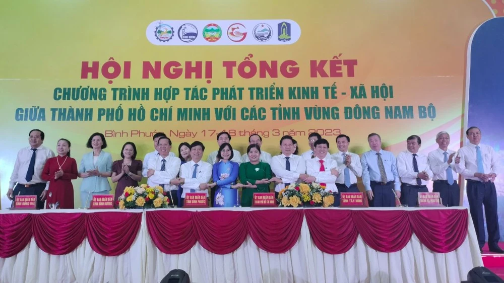 Lãnh đạo TPHCM và các tỉnh Đông Nam bộ ký kết thỏa thuận hợp tác phát triển kinh tế - xã hội giai đoạn 2023- 2025