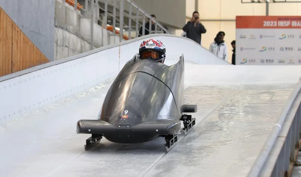 Tuyển thủ Trần Thị Đoan Trang tập luyện nội dung xe trượt lòng máng Tuyển thủ Trần Thị Đoan Trang tập luyện nội dung xe trượt lòng máng