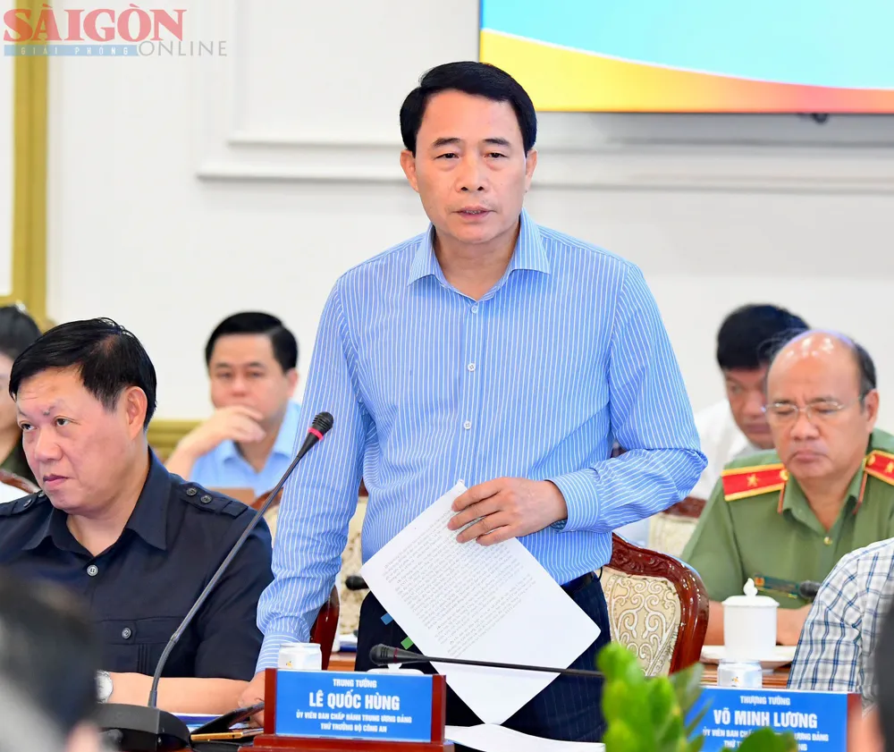 Trung tướng Lê Quốc Hùng, Thứ trưởng Bộ Công an phát biểu tại buổi làm việc của Thường trực Chính phủ với Ban Thường vụ Thành ủy TPHCM, sáng 16-4-2023. Ảnh: VIỆT DŨNG Trung tướng Lê Quốc Hùng, Thứ trưởng Bộ Công an phát biểu tại buổi làm việc của Thường trực Chính phủ với Ban Thường vụ Thành ủy TPHCM, sáng 16-4-2023. Ảnh: VIỆT DŨNG