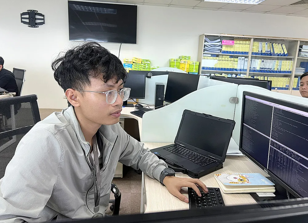 Phạm Dương Nam được trao Giải thưởng Hồ Chí Minh về khoa học - công nghệ ở lĩnh vực quân sự, quốc phòng năm 2022 Phạm Dương Nam được trao Giải thưởng Hồ Chí Minh về khoa học - công nghệ ở lĩnh vực quân sự, quốc phòng năm 2022