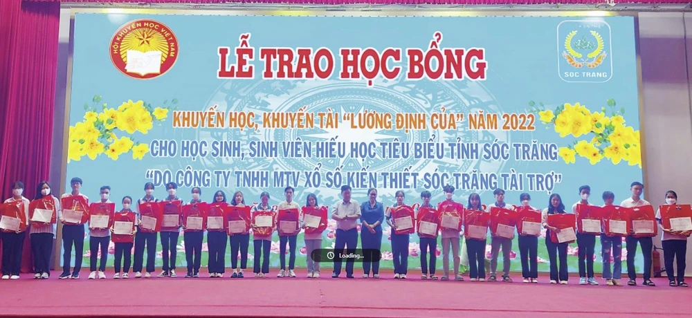 XSKT Sóc Trăng tài trợ 1,2 tỷ đồng, trao 371 suất học bổng Lương Định Của năm 2022 cho học sinh, sinh viên vượt khó học giỏi