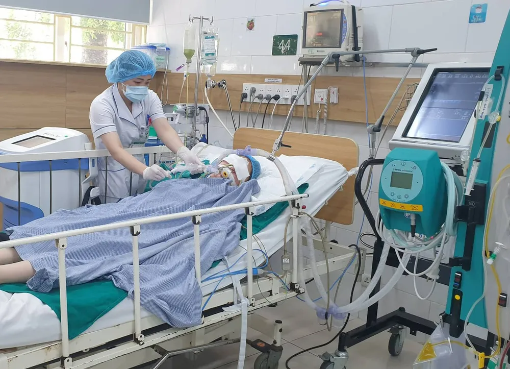 Một bệnh nhân ngộ độc ma túy trong thuốc lá điện tử được điều trị tại Trung tâm Chống độc, Bệnh viện Bạch Mai Một bệnh nhân ngộ độc ma túy trong thuốc lá điện tử được điều trị tại Trung tâm Chống độc, Bệnh viện Bạch Mai