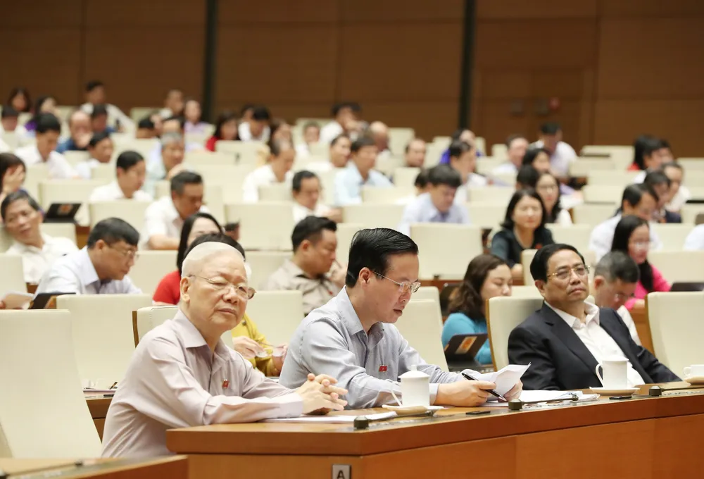 Tổng Bí thư Nguyễn Phú Trọng, Chủ tịch nước Võ Văn Thưởng, Thủ tướng Phạm Minh Chính và các đại biểu dự phiên chất vấn tại Hội trường Diên Hồng, sáng 6-6. Ảnh: QUANG PHÚC Tổng Bí thư Nguyễn Phú Trọng, Chủ tịch nước Võ Văn Thưởng, Thủ tướng Phạm Minh Chính và các đại biểu dự phiên chất vấn tại Hội trường Diên Hồng, sáng 6-6. Ảnh: QUANG PHÚC