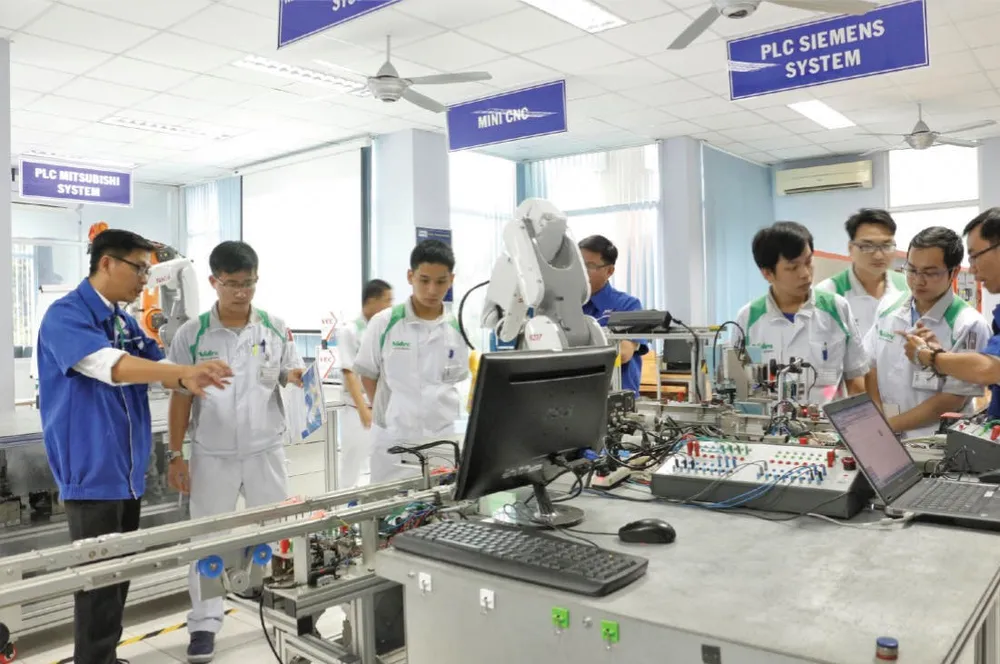 Chương trình đào tạo kỹ thuật theo mô hình trung tâm đào tạo và chuyển giao công nghệ Việt Nhật (VJTC) Chương trình đào tạo kỹ thuật theo mô hình trung tâm đào tạo và chuyển giao công nghệ Việt Nhật (VJTC)