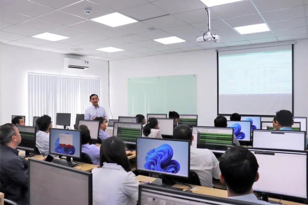 Phòng đào tạo thiết kế vi mạch cho giảng viên các trường đại học Training of Trainers (ToT) Phòng đào tạo thiết kế vi mạch cho giảng viên các trường đại học Training of Trainers (ToT)