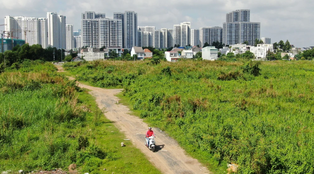 Khu vực phường Long Bình, TP Thủ Đức sẵn sàng với cột mốc giải phóng mặt bằng cho dự án Vành đai 3 TPHCM (ảnh chụp sáng 16-6-2023). Ảnh: HOÀNG HÙNG