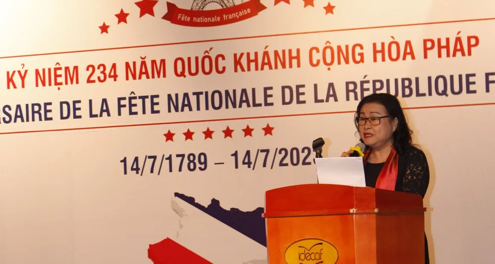 PGS.TS Nguyễn Thị Ngọc Dung, Chủ tịch Hội hữu nghị Việt-Pháp TPHCM, phát biểu tại buổi lễ. Ảnh: THỤY VŨ