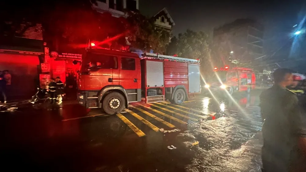 Xe chữa cháy tại hiện trường Xe chữa cháy tại hiện trường