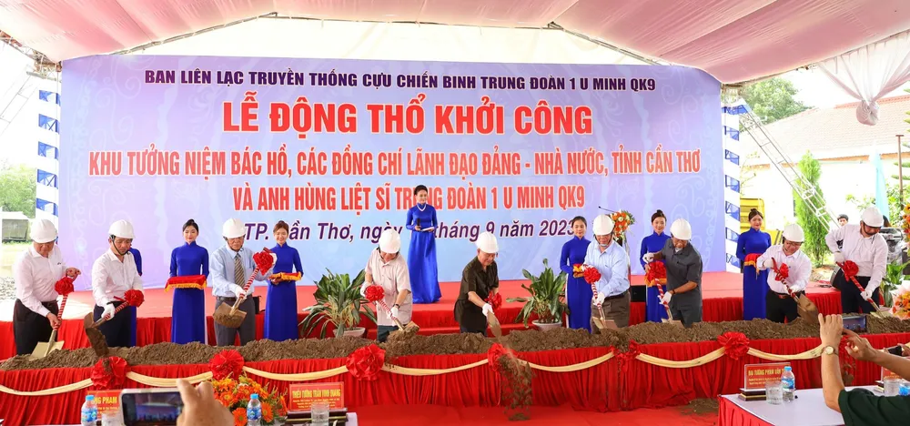 Quang cảnh lễ động thổ khởi công Quang cảnh lễ động thổ khởi công