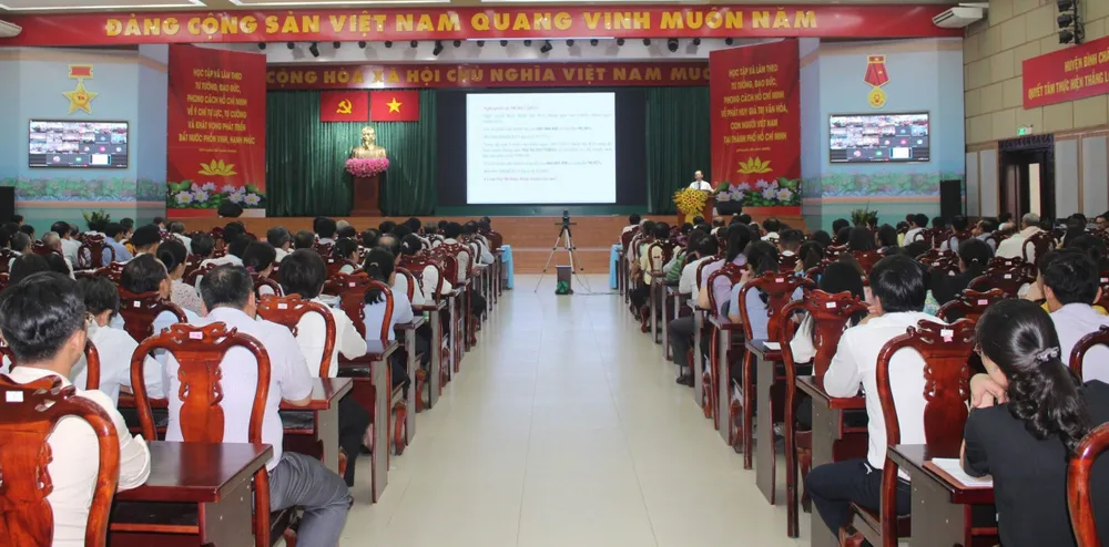 Huyện ủy huyện Bình Chánh (TPHCM) tổ chức hội nghị học tập Nghị quyết 98