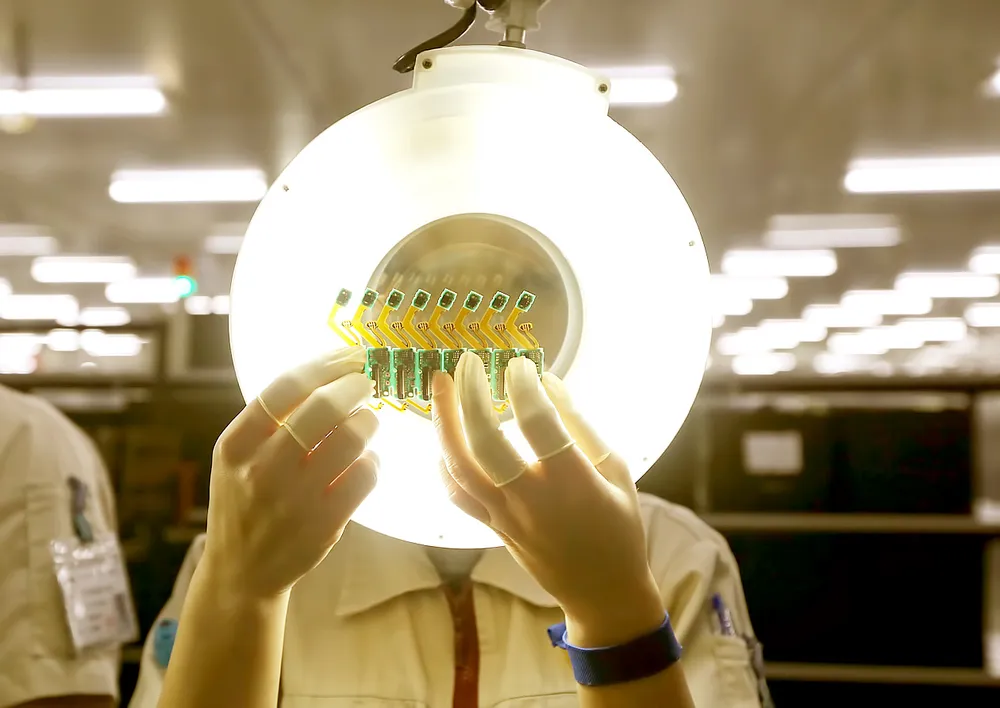 Hoạt động sản xuất tại Công ty TNHH Điện tử UMC Việt Nam (một doanh nghiệp có vốn FDI tại Khu công nghiệp Tân Trường, huyện Cẩm Giàng, tỉnh Hải Dương). Ảnh: QUANG PHÚC Hoạt động sản xuất tại Công ty TNHH Điện tử UMC Việt Nam (một doanh nghiệp có vốn FDI tại Khu công nghiệp Tân Trường, huyện Cẩm Giàng, tỉnh Hải Dương). Ảnh: QUANG PHÚC