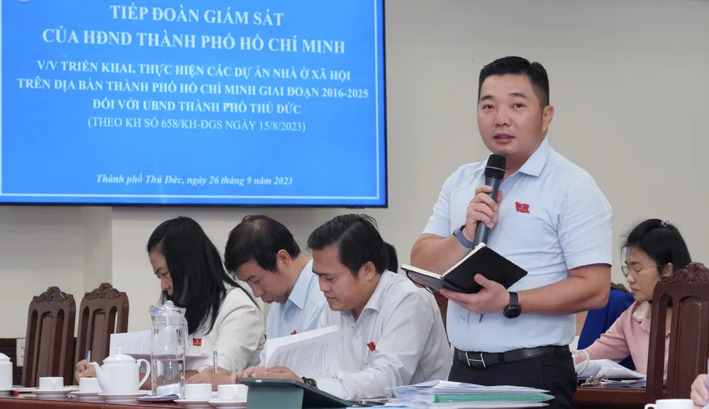 Trưởng Ban Kinh tế - Ngân sách HĐND TPHCM Lê Trương Hải Hiếu phát biểu tại buổi giám sát. Ảnh: HOÀNG HÙNG