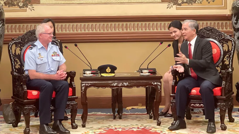 Phó Chủ tịch UBND TPHCM Ngô Minh Châu tiếp đoàn Hải quân Australia. Ảnh: THANH HẰNG