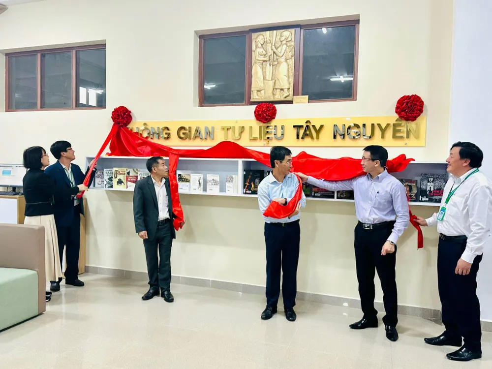 Trường Đại học Đà Lạt đưa vào hoạt động không gian tư liệu Tây Nguyên