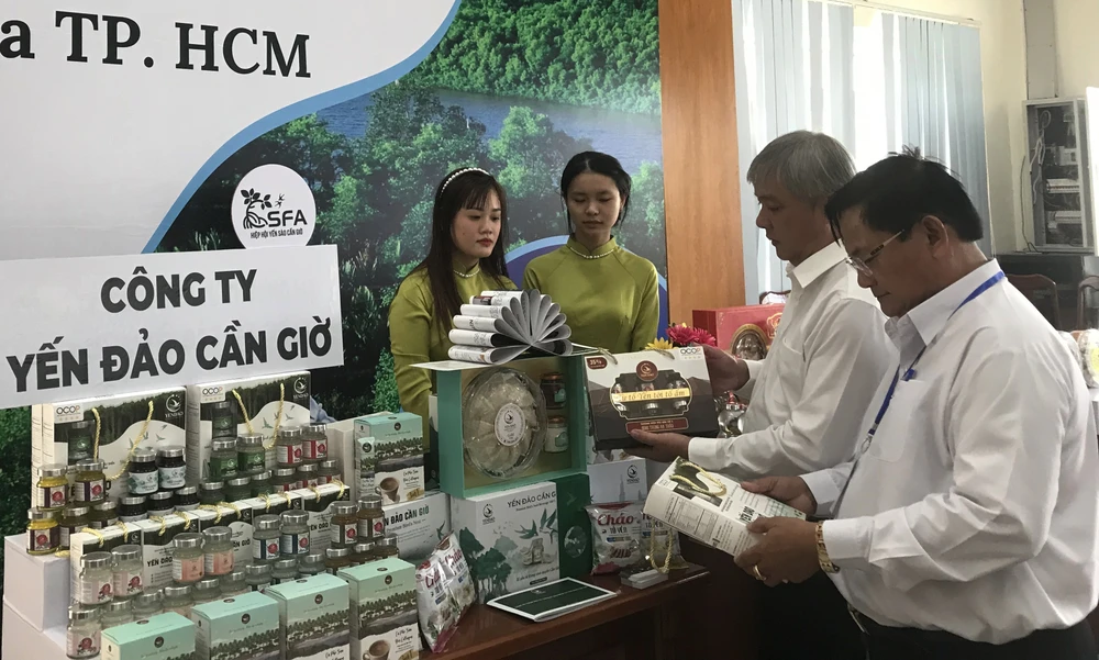 Một sản phẩm tổ yến chế biến ở Cần Giờ đạt chứng nhận OCOP 4 sao (sản phẩm cấp tỉnh-TP, đạt tiêu chuẩn, có chứng nhận quản lý chất lượng)