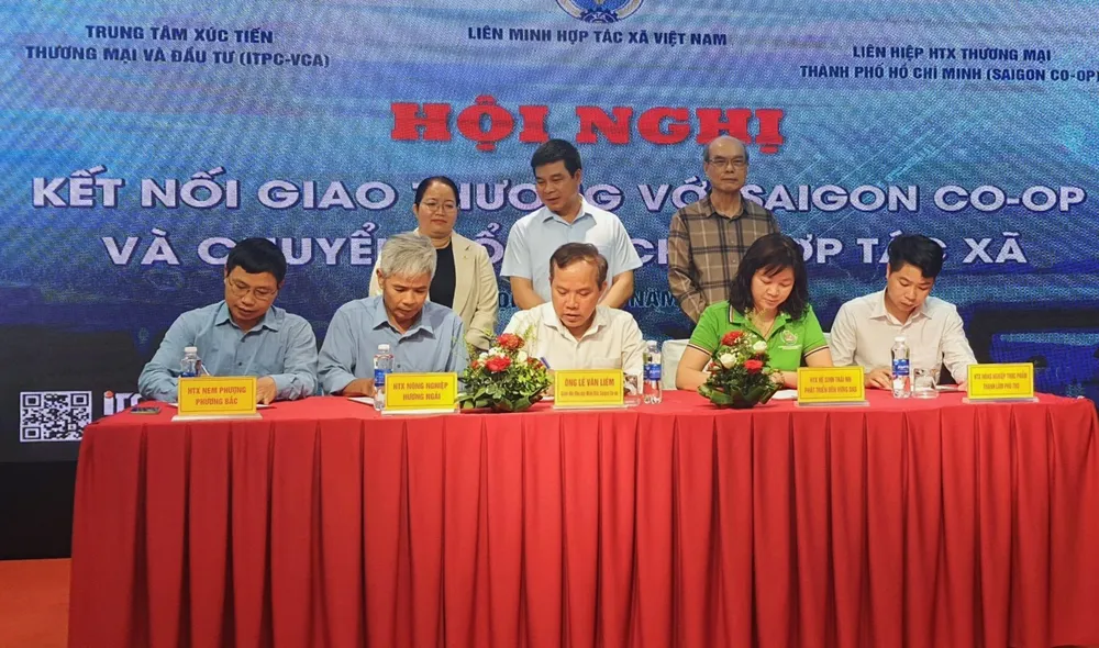 Thực hiện ký kết đưa sản phẩm OCOP vào siêu thị Co.opmart