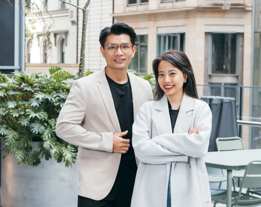 Đôi bạn Triệu Vỹ và Thúy Quỳnh, hai nhà sáng lập của Hello Clever Anh03-(1).jpg