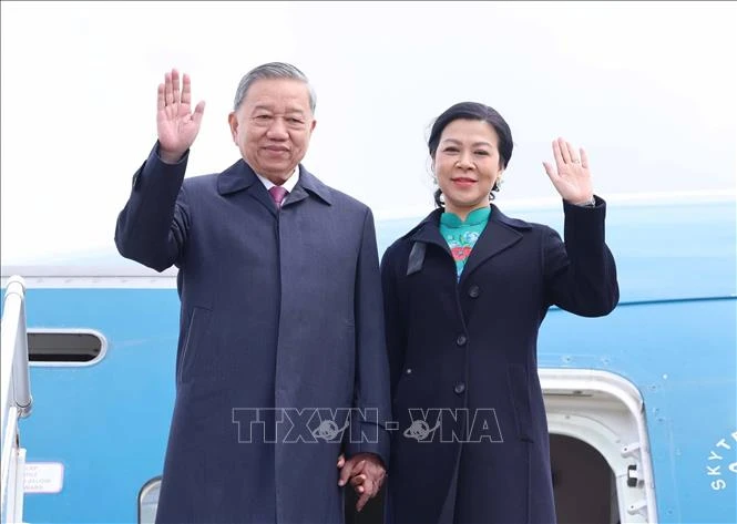 Tổng Bí thư Tô Lâm và Phu nhân đến thủ đô Minsk, bắt đầu chuyến thăm cấp Nhà nước tới Cộng hòa Belarus. Ảnh: Thống Nhất/TTXVN tongbithu_tolam2.jpg