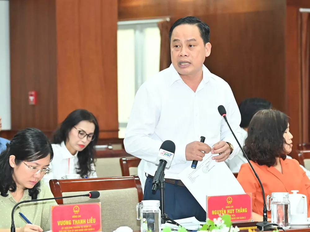 Phó Chủ tịch UBND quận 6 Nguyễn Huy Thắng phát biểu tại buổi làm việc. Ảnh: VIỆT DŨNG nguyenhuythang.jpg