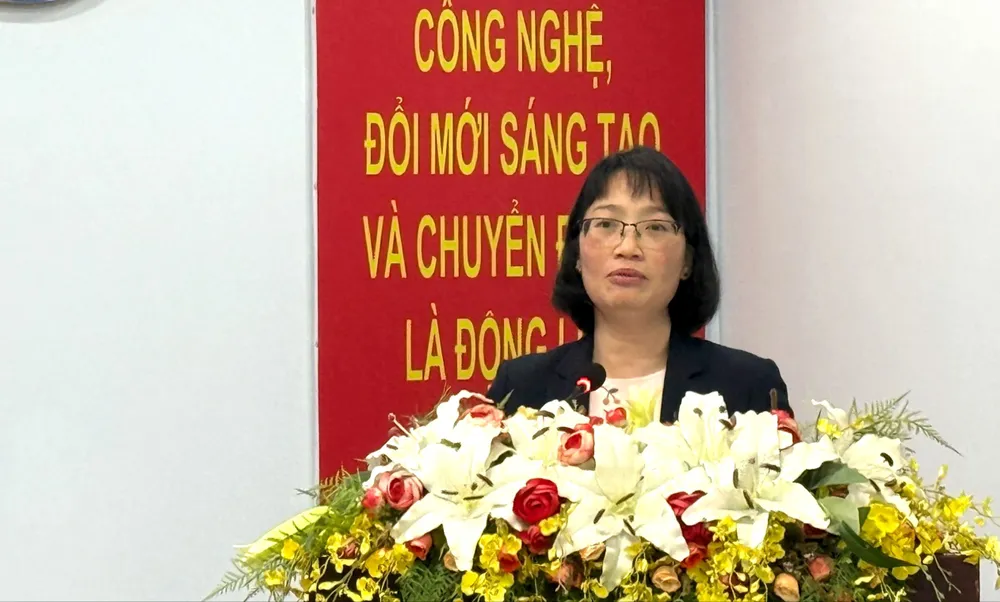 Phó Chủ tịch UBND TPHCM Trần Thị Diệu Thúy phát biểu tại hội nghị IMG_2357.jpg